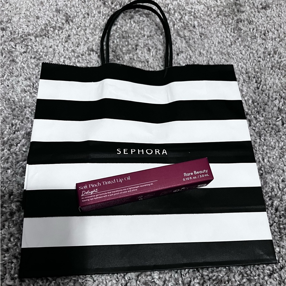BNIB Rare Beauty Soft Pinch Lip Oil in Delight